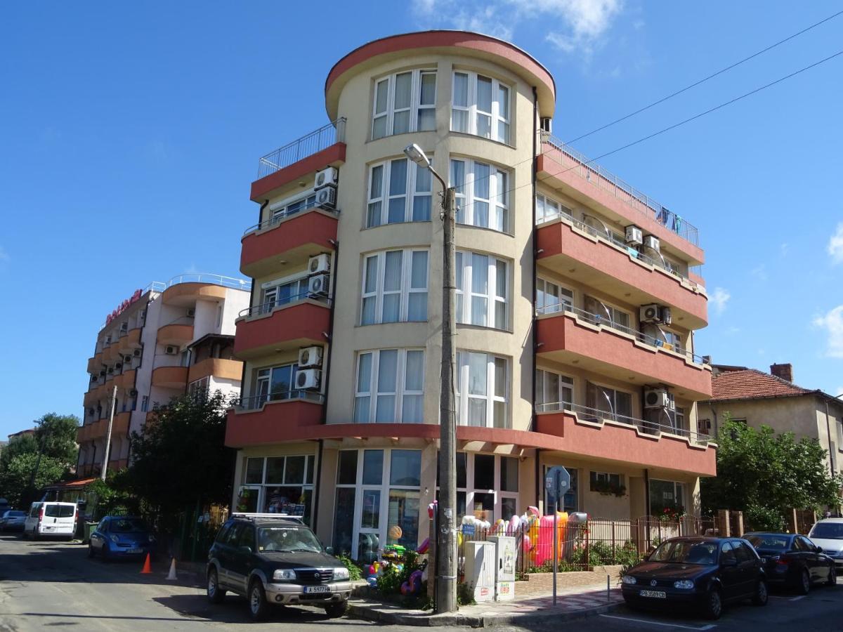 Dobrevi Guest House Primorsko Eksteriør billede