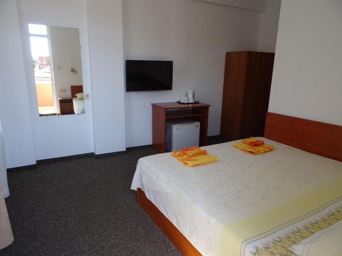 Dobrevi Guest House Primorsko Eksteriør billede