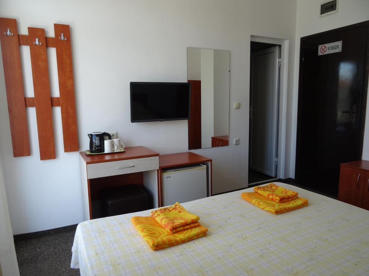 Dobrevi Guest House Primorsko Eksteriør billede