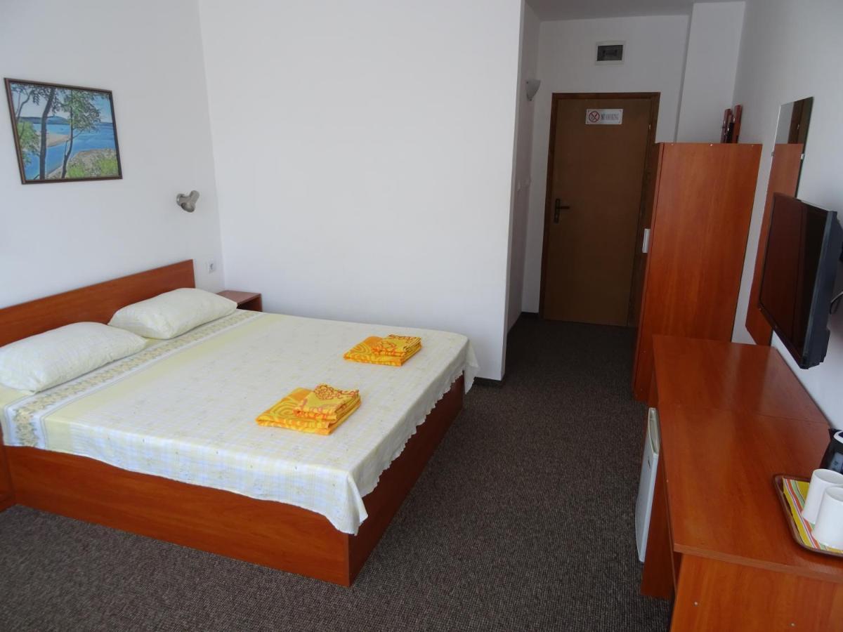 Dobrevi Guest House Primorsko Eksteriør billede