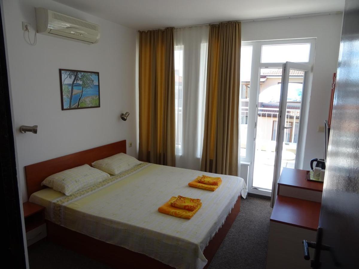 Dobrevi Guest House Primorsko Eksteriør billede