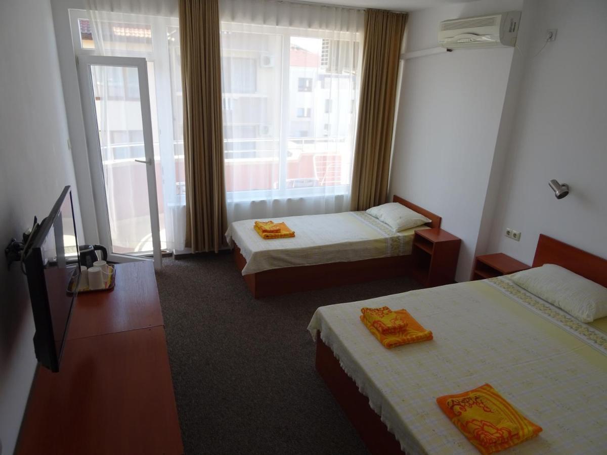 Dobrevi Guest House Primorsko Eksteriør billede